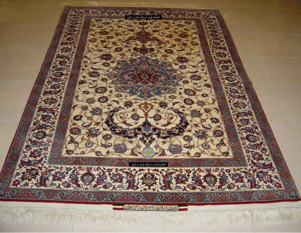 ویژگی فرش کاشان